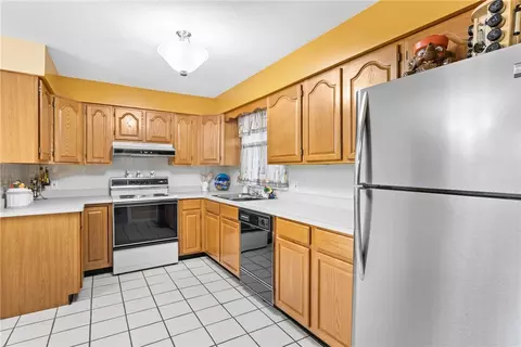 112 Lafayette Rd, Irondequoit, NY 14609 photo 11