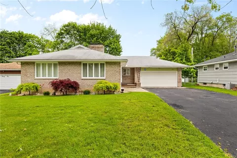 112 Lafayette Rd, Irondequoit, NY 14609 photo 2
