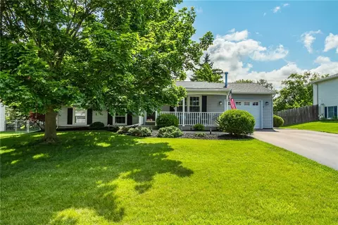1731 Birchwood Dr, Farmington, NY 14425