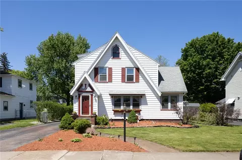 1039 Winona Blvd, Irondequoit, NY 14617
