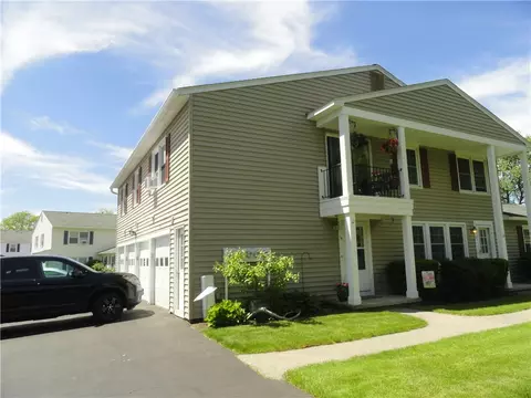 16 Beech Holw, Perinton, NY 14450