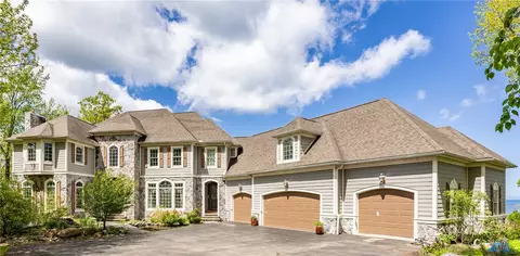 411 Sundance Trl, Webster, NY 14580
