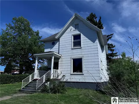 Exterior - 83 E Doughty St, Dunkirk, NY 14048 photo 1 of 2
