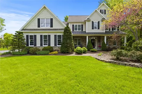 1482 Bushwood Cir, Webster, NY 14580
