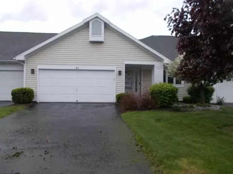 35 Belltower Ln, Pittsford, NY 14534