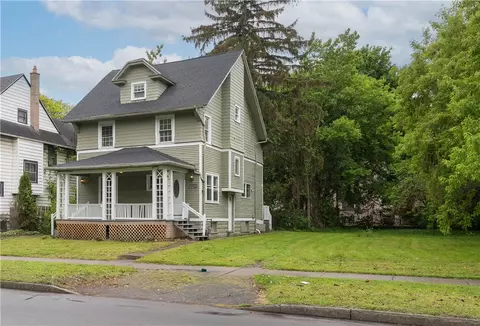 135 Gardiner Ave, Rochester, NY 14611