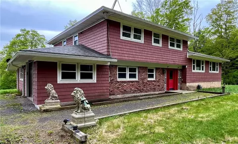 1302 Swart Rd, Middletown, NY 12455