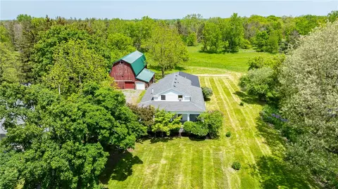 90 Ontario St, Honeoye Falls, NY 14472