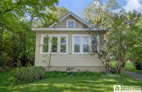 88 Summit Ave, Orchard Park, NY 14127