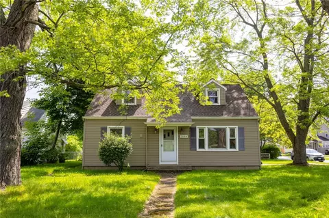 2884 Lake Ave, Rochester, NY 14612