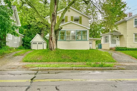 1040 Atlantic Ave, Rochester, NY 14609
