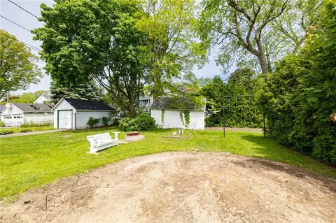 54 Hardison Rd, Irondequoit, NY 14617 photo 24