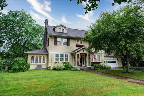 217 Genesee St, Avon, NY 14414