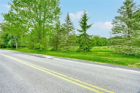 000 Shoemaker Rd, Webster, NY 14580 photo 4
