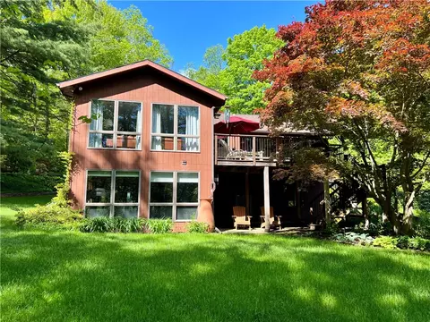 73 Hickory Rd, Ithaca, NY 14850 photo 2