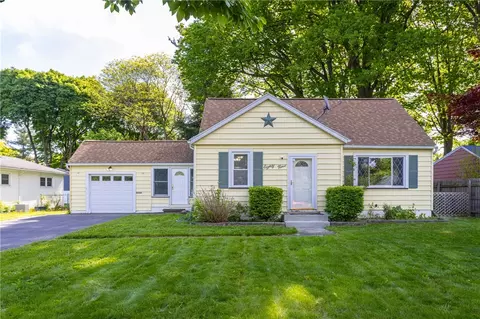 89 Arlidge Dr, Greece, NY 14616