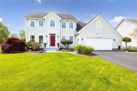 1156 Channing Woods Dr, Webster, NY 14580