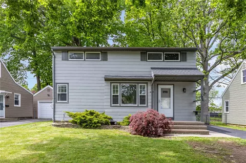 105 Marwood Rd, Greece, NY 14616