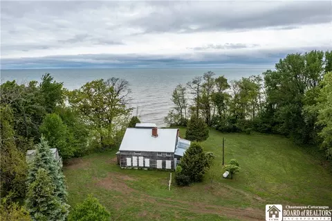 8227 Woodlawn Dr, Westfield, NY 14787