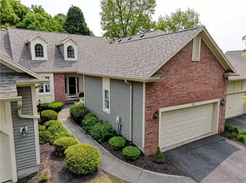 7 Hampshire Ln, Mendon, NY 14506