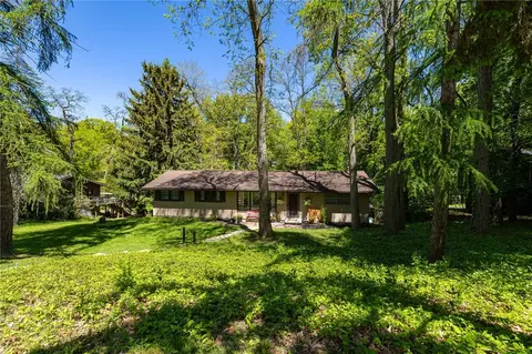 182 Stony Point Trl, Webster, NY 14580