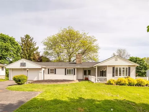 2804 Nichols St, Ogden, NY 14559