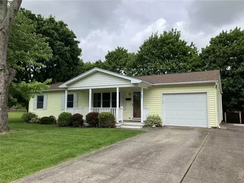 121 Chadwick St, Ridgeway, NY 14103