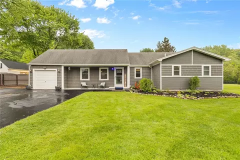 160 Hogan Rd, Perinton, NY 14450