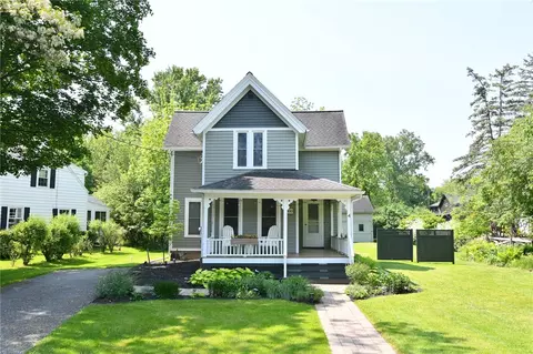 4 Groveland Rd, Geneseo, NY 14454