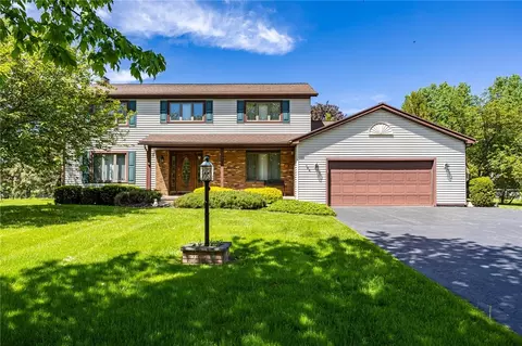 144 Guygrace Ln, Webster, NY 14580