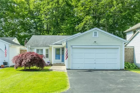 61 Westover Dr, Webster, NY 14580