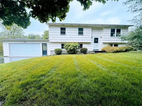 504 Peck Rd, Parma, NY 14559