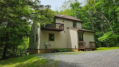 10425 Slayton Rd, Conquest, NY 13140