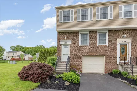 496 Penbrooke Dr, Penfield, NY 14526