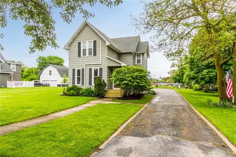 75 East St, Honeoye Falls, NY 14472