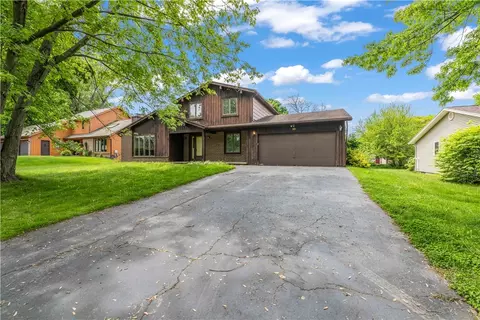 33 Wayne Dr, Greece, NY 14626