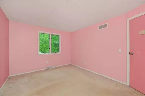 Bedroom - 33 Wayne Dr, Greece, NY 14626 photo 4 of 6