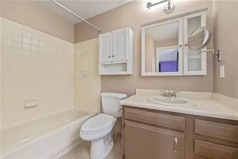 Bath - 33 Wayne Dr, Greece, NY 14626 photo 2 of 3