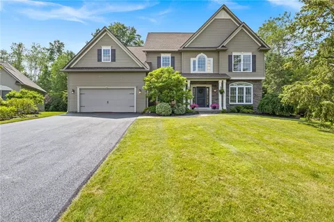9 Crimson Way, Webster, NY 14580