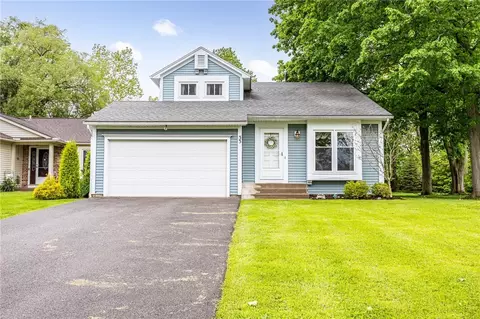 33 Westover Dr, Webster, NY 14580