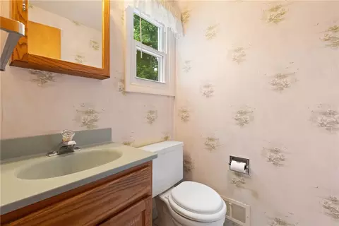 136 Cranbrooke Dr, Irondequoit, NY 14622 photo 27