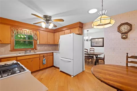136 Cranbrooke Dr, Irondequoit, NY 14622 photo 17