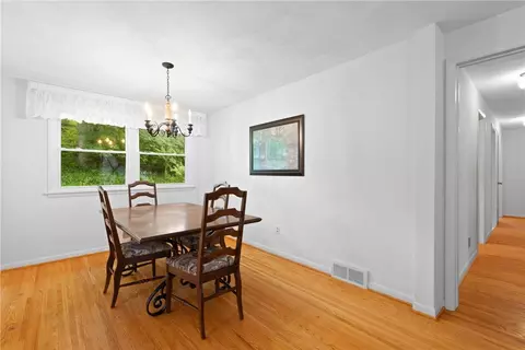 136 Cranbrooke Dr, Irondequoit, NY 14622 photo 26