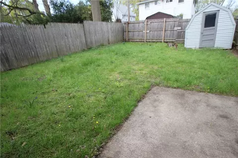 Exterior - 569 Washington Ave, Irondequoit, NY 14617 photo 4 of 4