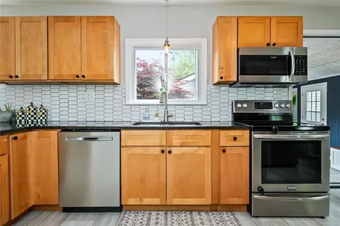 669 Webster Rd, Webster, NY 14580 photo 8