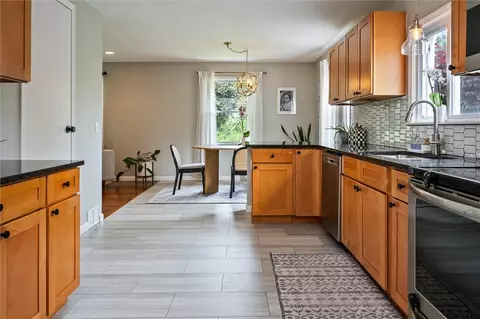 669 Webster Rd, Webster, NY 14580 photo 12
