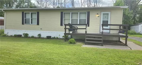 34 Pease Rd, Parma, NY 14559