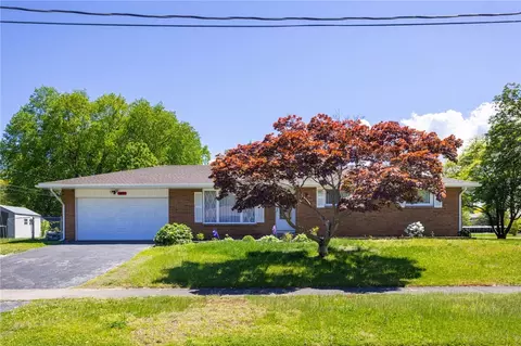 62 Frandee Ln, Greece, NY 14626