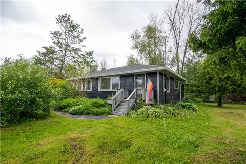 302 W High St, Geneva, NY 14456