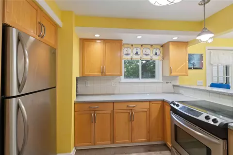 Kitchen - 89 Deville Dr, Greece, NY 14612 photo 4 of 4
